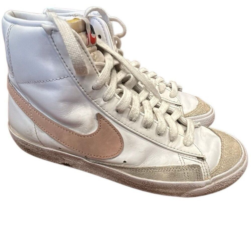 Nike White & Pink Solid High Top Lace-Up Leather Sneakers Rubber Outsole size 8